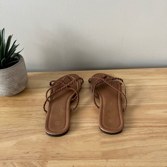 🌸 3/$25 Charles Albert | Brown Sandals - Picture 4 of 4